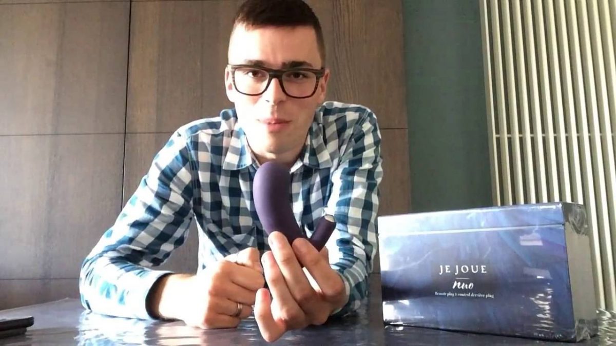 What are the most popular types of vibrating butt plugs